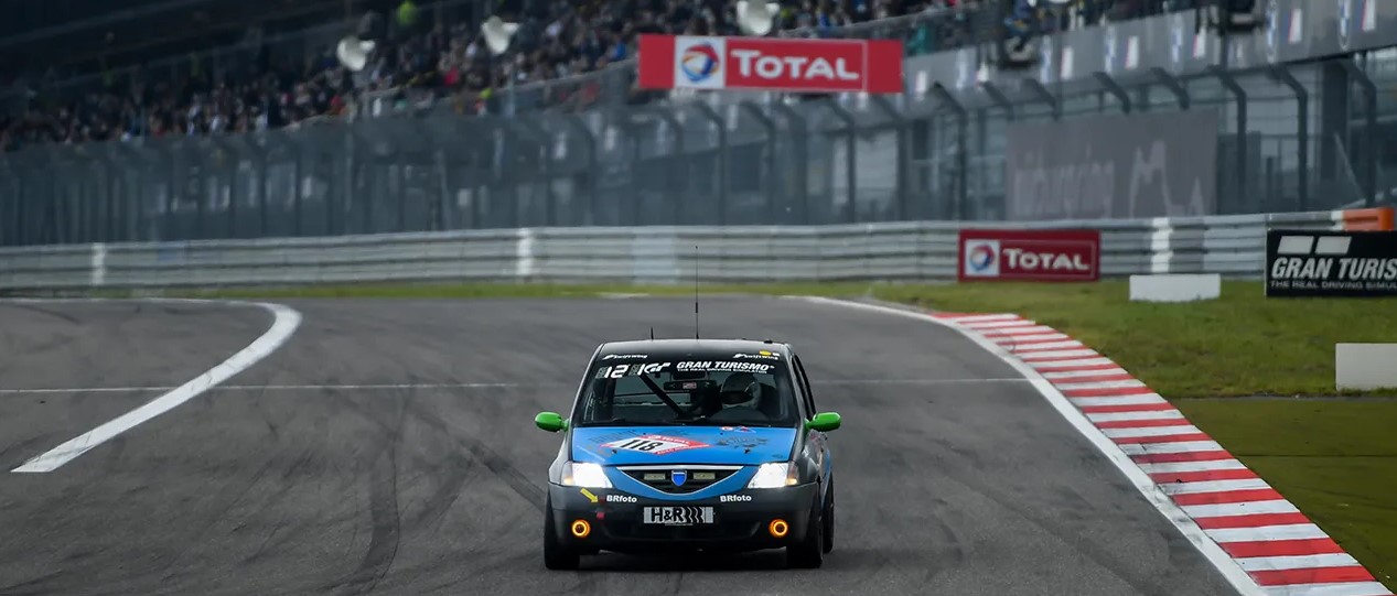 Dacia Logan beim 24h-Rennen Nürburgring: der „Sieger der Herzen“
